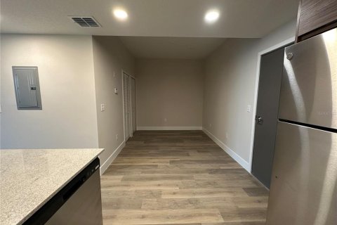 Condo in Orlando, Florida, 1 bedroom № 2205408 - photo 7
