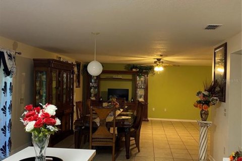 House in Apopka, Florida 4 bedrooms, 279.54 sq.m. № 1879956 - photo 7