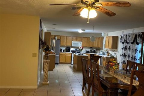 House in Apopka, Florida 4 bedrooms, 279.54 sq.m. № 1879956 - photo 5