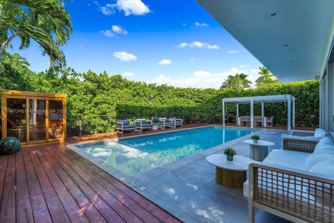 Купить виллу или дом в Майами-Бич, Флорида 6 спален, 407.38м2, № 1956437 - фото 28