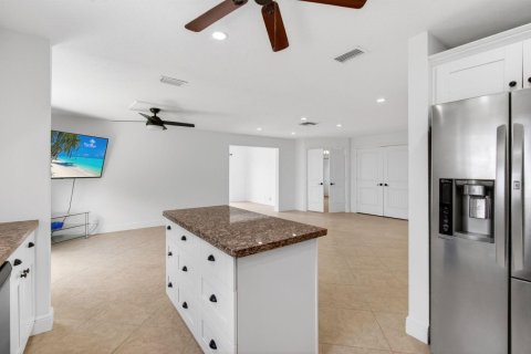 Apartment in Delray Beach, Florida 2 bedrooms, 137.03 sq.m. № 2083809 - photo 23