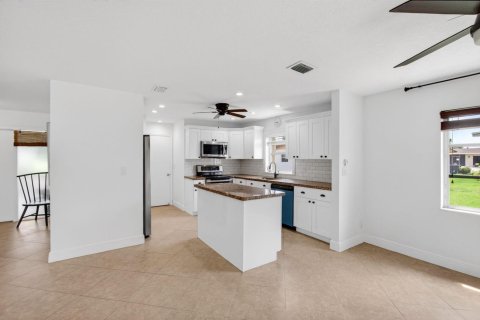 Apartment in Delray Beach, Florida 2 bedrooms, 137.03 sq.m. № 2083809 - photo 18
