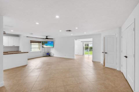 Apartment in Delray Beach, Florida 2 bedrooms, 137.03 sq.m. № 2083809 - photo 13