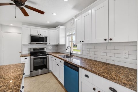 Apartment in Delray Beach, Florida 2 bedrooms, 137.03 sq.m. № 2083809 - photo 20