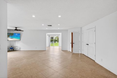 Apartment in Delray Beach, Florida 2 bedrooms, 137.03 sq.m. № 2083809 - photo 12