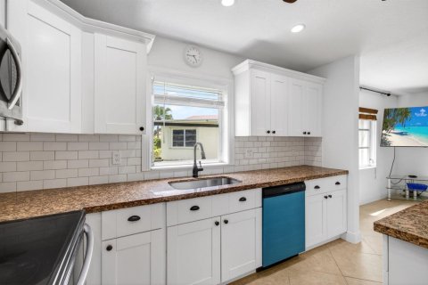 Apartment in Delray Beach, Florida 2 bedrooms, 137.03 sq.m. № 2083809 - photo 22