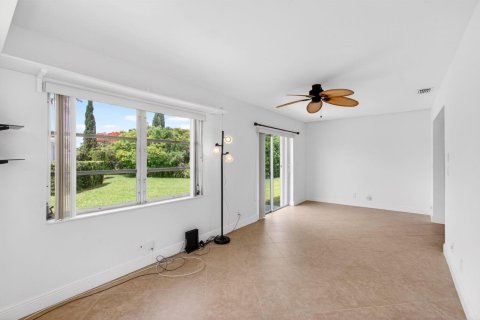 Apartment in Delray Beach, Florida 2 bedrooms, 137.03 sq.m. № 2083809 - photo 30