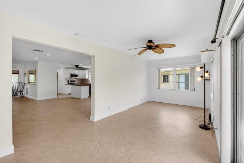 Apartment in Delray Beach, Florida 2 bedrooms, 137.03 sq.m. № 2083809 - photo 29