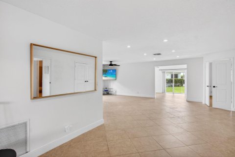 Apartment in Delray Beach, Florida 2 bedrooms, 137.03 sq.m. № 2083809 - photo 11