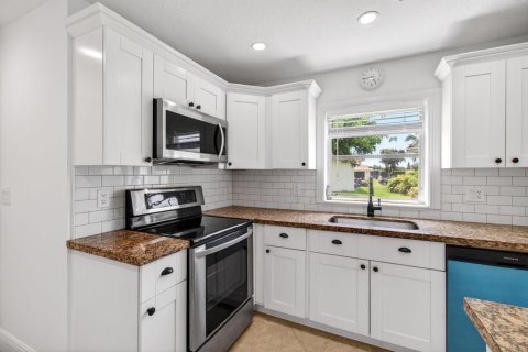 Apartment in Delray Beach, Florida 2 bedrooms, 137.03 sq.m. № 2083809 - photo 21