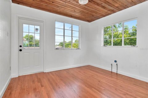 Villa ou maison à vendre à Tampa, Floride: 2 chambres, 67.73 m2 № 1907188 - photo 10