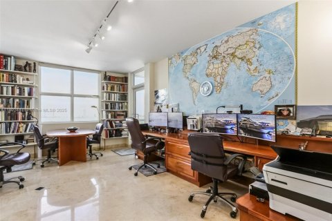 Copropriété à vendre à Miami Beach, Floride: 3 chambres, 247.12 m2 № 1945444 - photo 27
