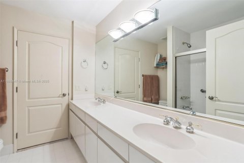 Copropriété à vendre à Miami Beach, Floride: 3 chambres, 247.12 m2 № 1945444 - photo 18