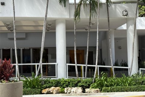 Copropriété à vendre à Miami Beach, Floride: 3 chambres, 247.12 m2 № 1945444 - photo 3