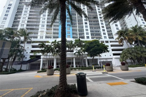 Copropriété à vendre à Miami Beach, Floride: 3 chambres, 247.12 m2 № 1945444 - photo 2