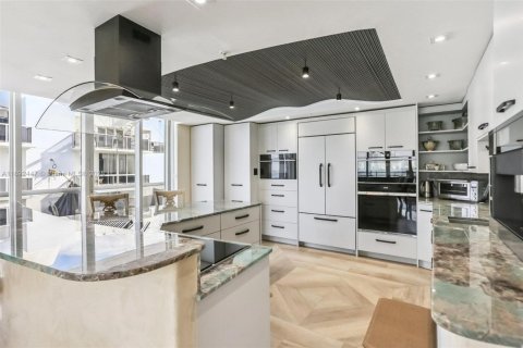 Copropriété à vendre à Miami Beach, Floride: 3 chambres, 247.12 m2 № 1945444 - photo 10