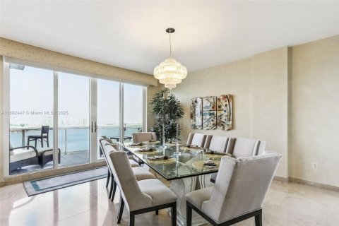 Copropriété à vendre à Miami Beach, Floride: 3 chambres, 247.12 m2 № 1945444 - photo 9