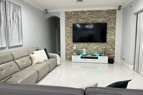 Villa ou maison à vendre à St. Lucie, Floride: 4 chambres, 222.22 m2 № 2378414 - photo 18