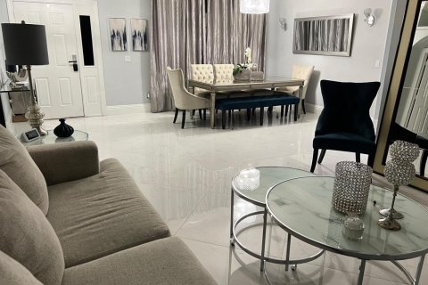 Villa ou maison à vendre à St. Lucie, Floride: 4 chambres, 222.22 m2 № 2378414 - photo 12