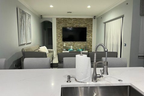 Villa ou maison à vendre à St. Lucie, Floride: 4 chambres, 222.22 m2 № 2378414 - photo 17
