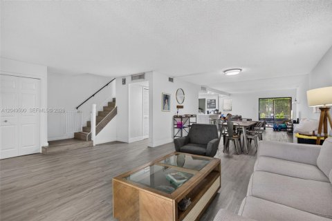 Adosado en alquiler en Weston, Florida, 3 dormitorios, 181.16 m2 № 2262697 - foto 7