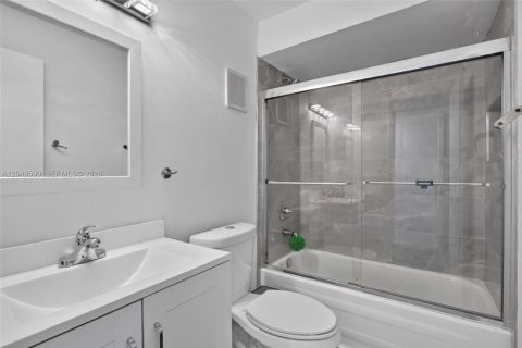Adosado en alquiler en Weston, Florida, 3 dormitorios, 181.16 m2 № 2262697 - foto 25
