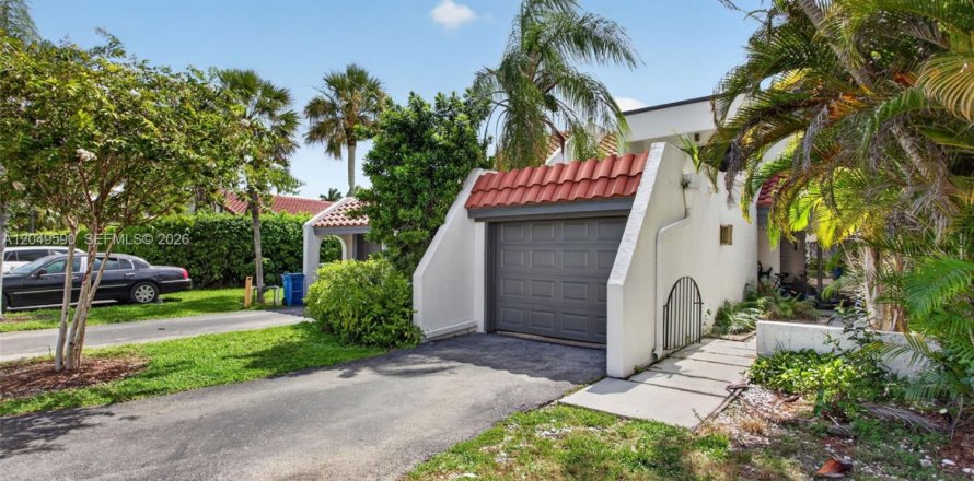 Adosado en Weston, Florida 3 dormitorios, 181.16 m2 № 2262697