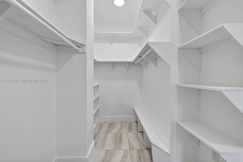 Купить таунхаус в Авентура, Флорида 4 спальни, 250.84м2, № 1992745 - фото 28