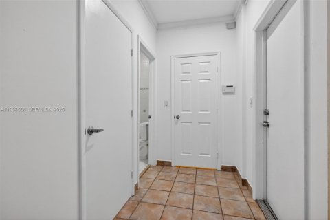 Купить таунхаус в Авентура, Флорида 4 спальни, 250.84м2, № 1992745 - фото 30