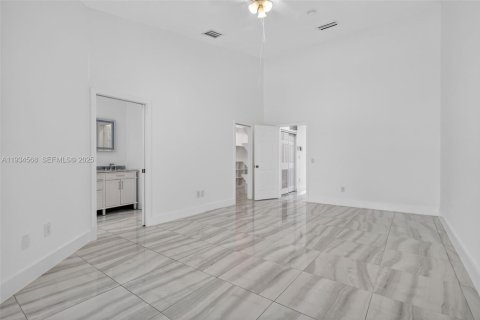 Купить таунхаус в Авентура, Флорида 4 спальни, 250.84м2, № 1992745 - фото 25