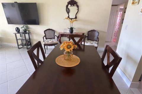 Condo in Sunrise, Florida, 1 bedroom  № 1702432 - photo 14