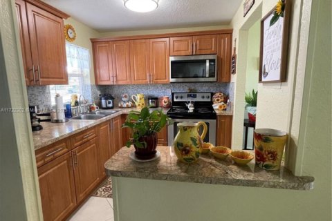 Condo in Sunrise, Florida, 1 bedroom  № 1702432 - photo 8