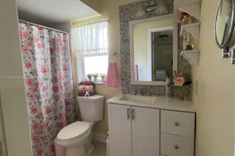 Condo in Sunrise, Florida, 1 bedroom  № 1702432 - photo 21