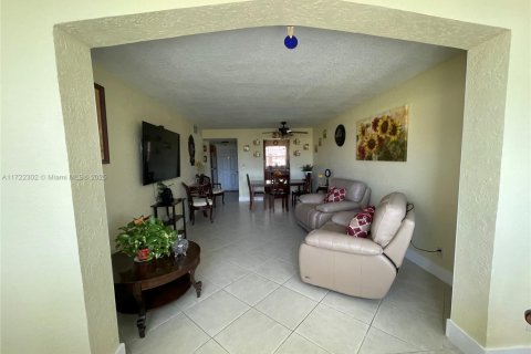 Condo in Sunrise, Florida, 1 bedroom  № 1702432 - photo 18