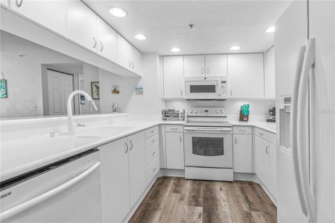 Copropriété à vendre à Daytona Beach Shores, Floride: 3 chambres, 164.99 m2 № 2228487 - photo 11