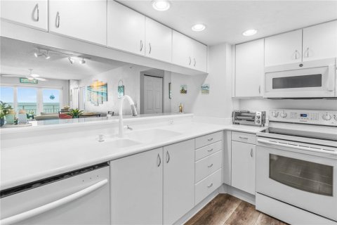 Copropriété à vendre à Daytona Beach Shores, Floride: 3 chambres, 164.99 m2 № 2228487 - photo 12