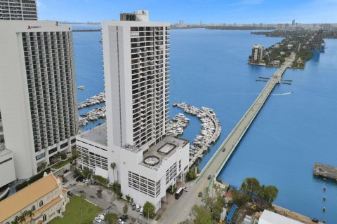 Condominio en venta en Miami, Florida, 1 dormitorio, 86.4 m2 № 2180738 - foto 23