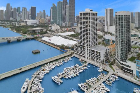 Condominio en venta en Miami, Florida, 1 dormitorio, 86.4 m2 № 2180738 - foto 2