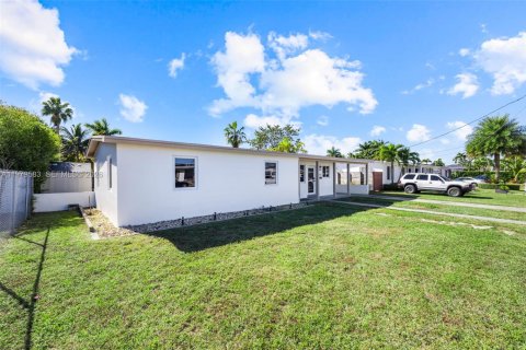 Villa ou maison à louer à Miami, Floride: 3 chambres, 97.27 m2 № 2046106 - photo 20