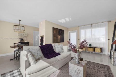 Villa ou maison à louer à Miami, Floride: 3 chambres, 97.27 m2 № 2046106 - photo 6