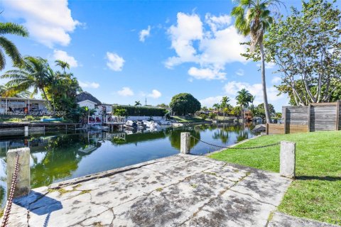 Villa ou maison à louer à Miami, Floride: 3 chambres, 97.27 m2 № 2046106 - photo 27