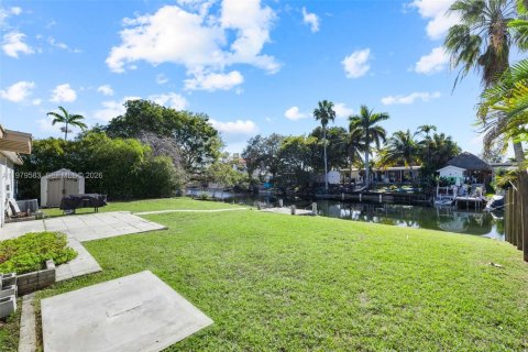 Villa ou maison à louer à Miami, Floride: 3 chambres, 97.27 m2 № 2046106 - photo 23