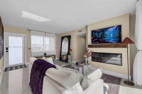 Villa ou maison à louer à Miami, Floride: 3 chambres, 97.27 m2 № 2046106 - photo 9