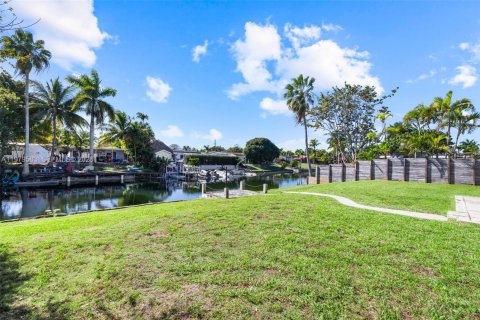 Villa ou maison à louer à Miami, Floride: 3 chambres, 97.27 m2 № 2046106 - photo 30