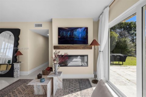 Villa ou maison à louer à Miami, Floride: 3 chambres, 97.27 m2 № 2046106 - photo 11