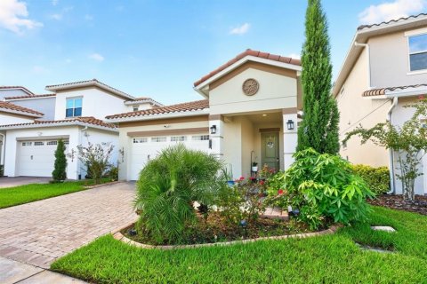 House in Orlando, Florida 3 bedrooms, 159.79 sq.m. № 2367253