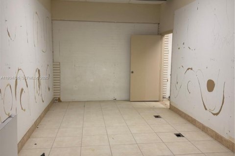 Propiedad comercial en venta en Miami, Florida № 2158120 - foto 5