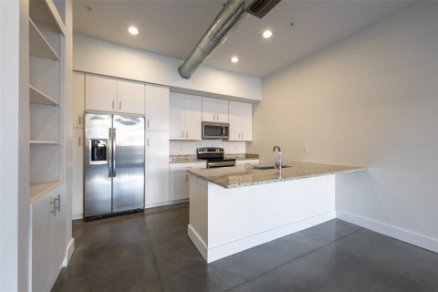 Touwnhouse à vendre à Winter Haven, Floride: 2 chambres, 152.36 m2 № 2195105 - photo 10