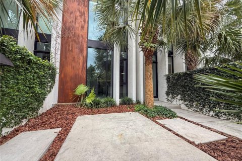 Touwnhouse à vendre à Winter Haven, Floride: 2 chambres, 152.36 m2 № 2195105 - photo 6
