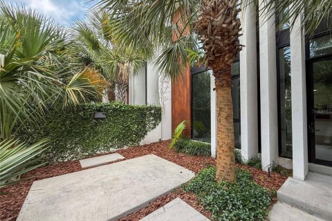 Touwnhouse à vendre à Winter Haven, Floride: 2 chambres, 152.36 m2 № 2195105 - photo 5